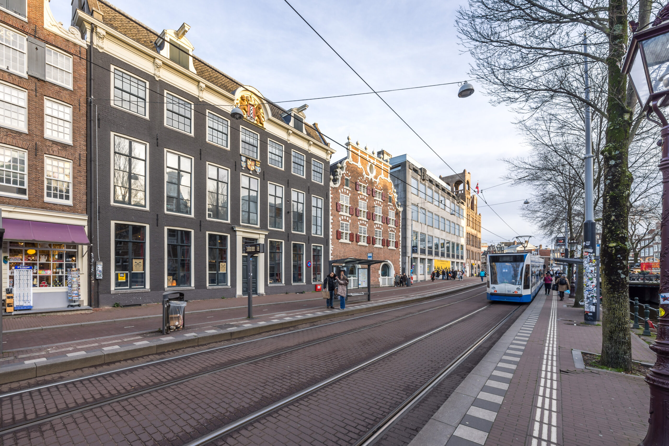 Antikraak werkplekken in voormalig UvA bibliotheekgebouw aan de Singel 425 in Amsterdam