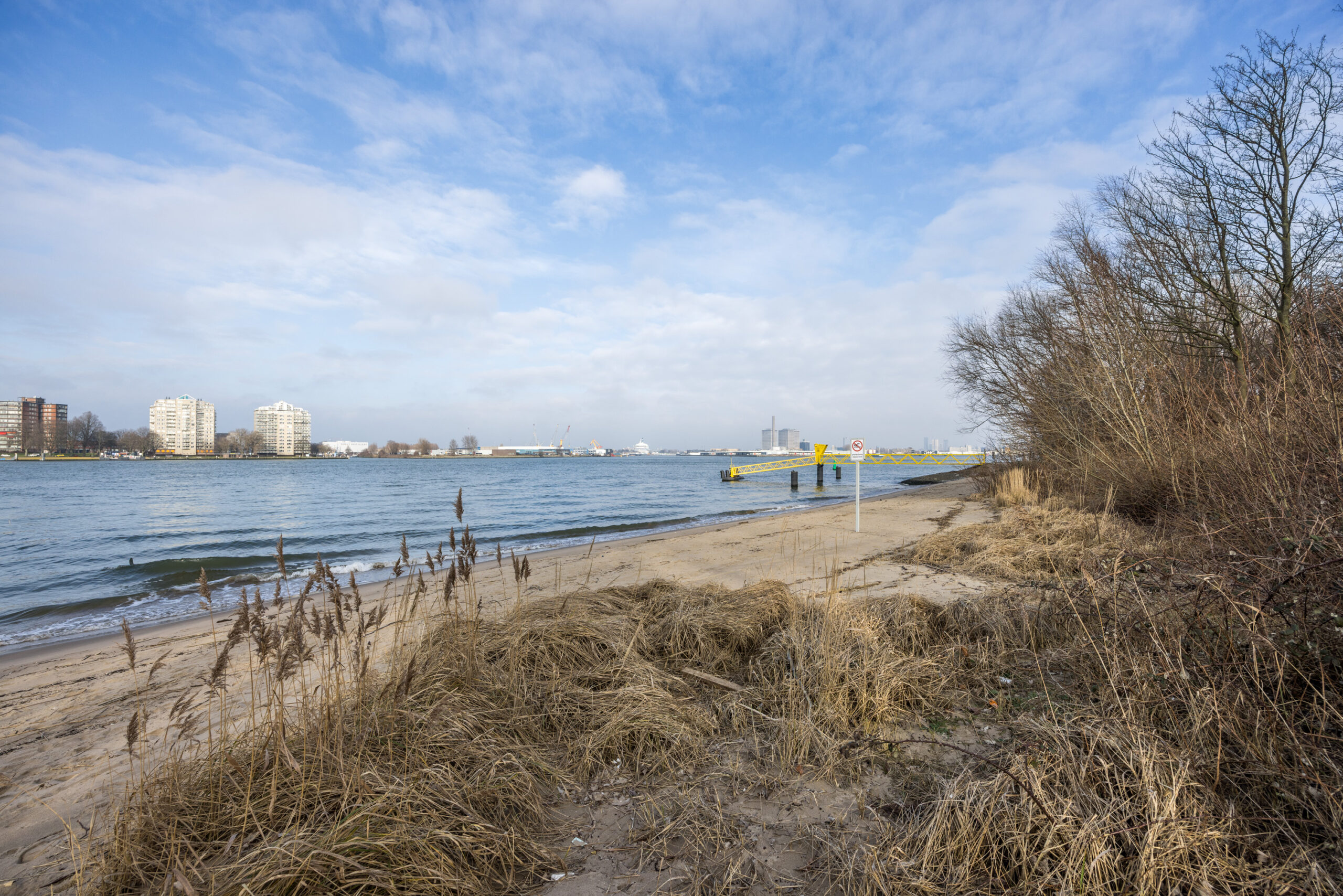 Historisch Quarantaine-terrein Rotterdam havengebied met monumentale gebouwen